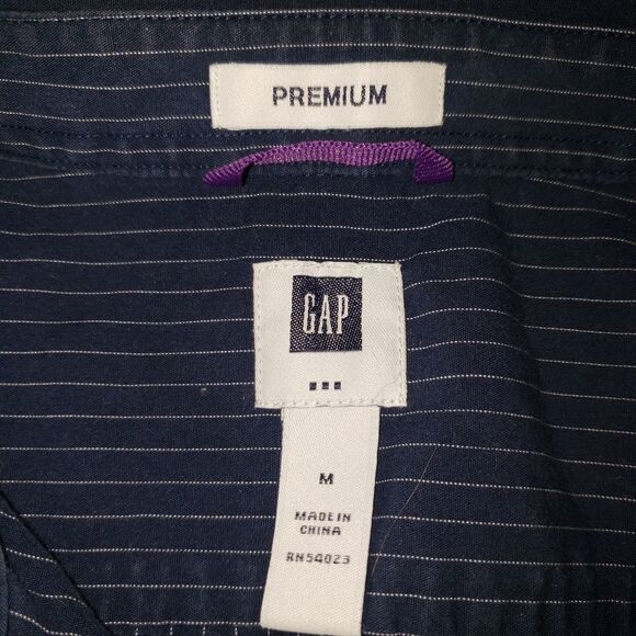 GAP Men’s M Navy Blue Striped 100% Cotton Button-Up Shirt – NWOT - Picture 3 of 4